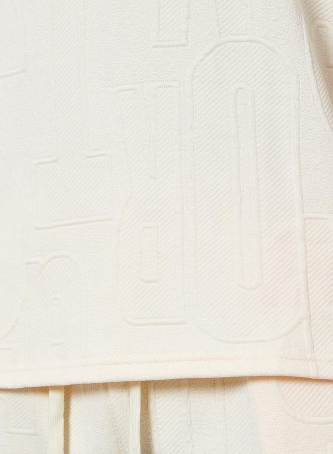 ستايلي طقم رجالي تي شيرت وشورت بنقشة بارزة - Image 3